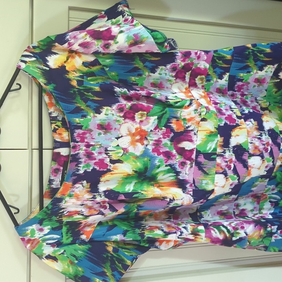 AGB abstract flower print, size 20x, great dress for work - Picture 2 of 6